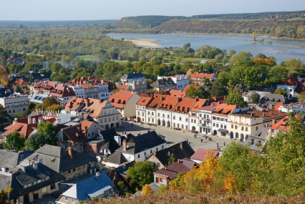 *Kazimierz Dolny nad Wisłą* to urokliwe miasteczko, które zdobyło serca turystów swoim malowniczy...